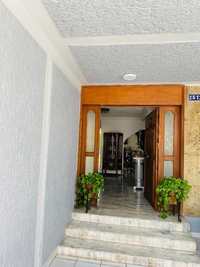 Hostal Guadalajara Cosmopolitan Providencia Екстер'єр фото