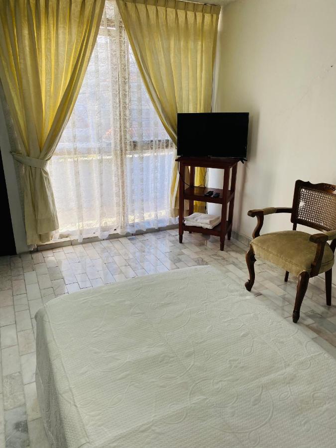 Hostal Guadalajara Cosmopolitan Providencia Екстер'єр фото