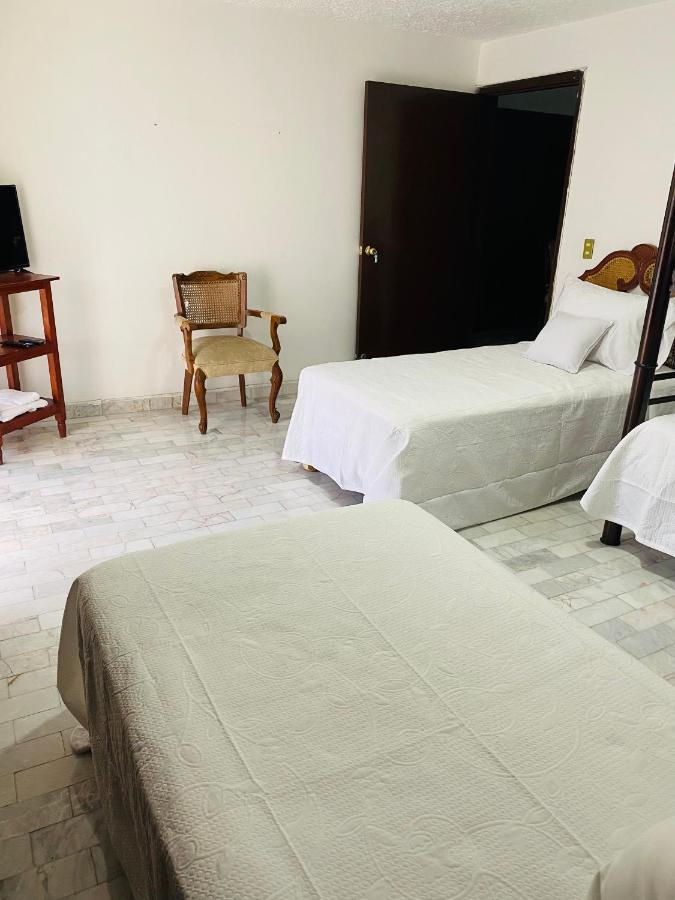 Hostal Guadalajara Cosmopolitan Providencia Екстер'єр фото
